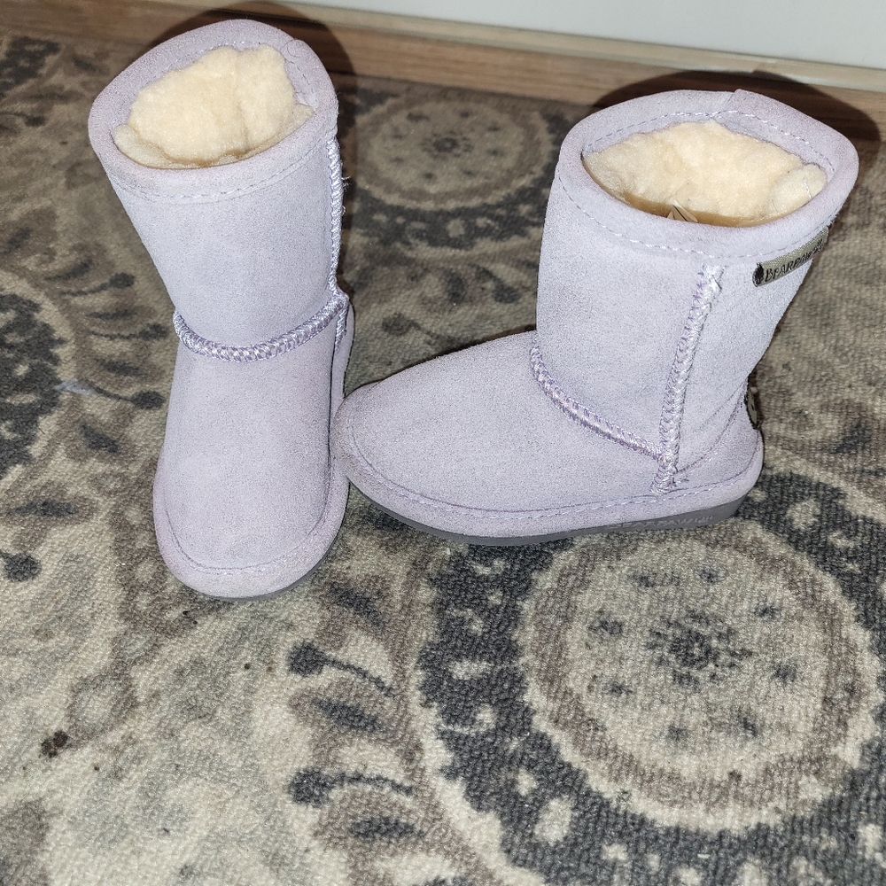 Toddler bear paw boots